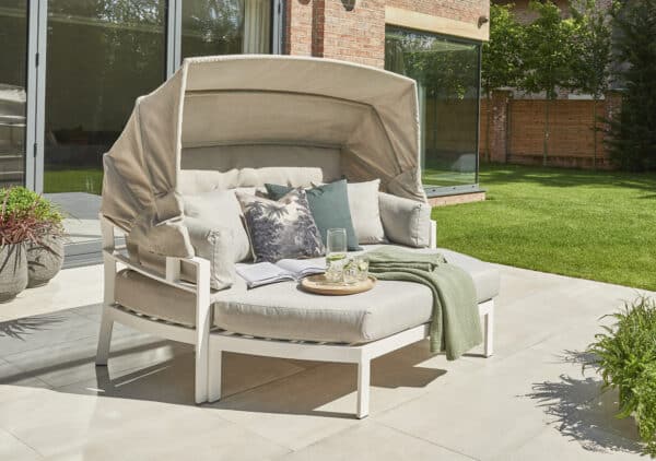 Norfolk Leisure Titchwell Garden Day Bed in White / Beige